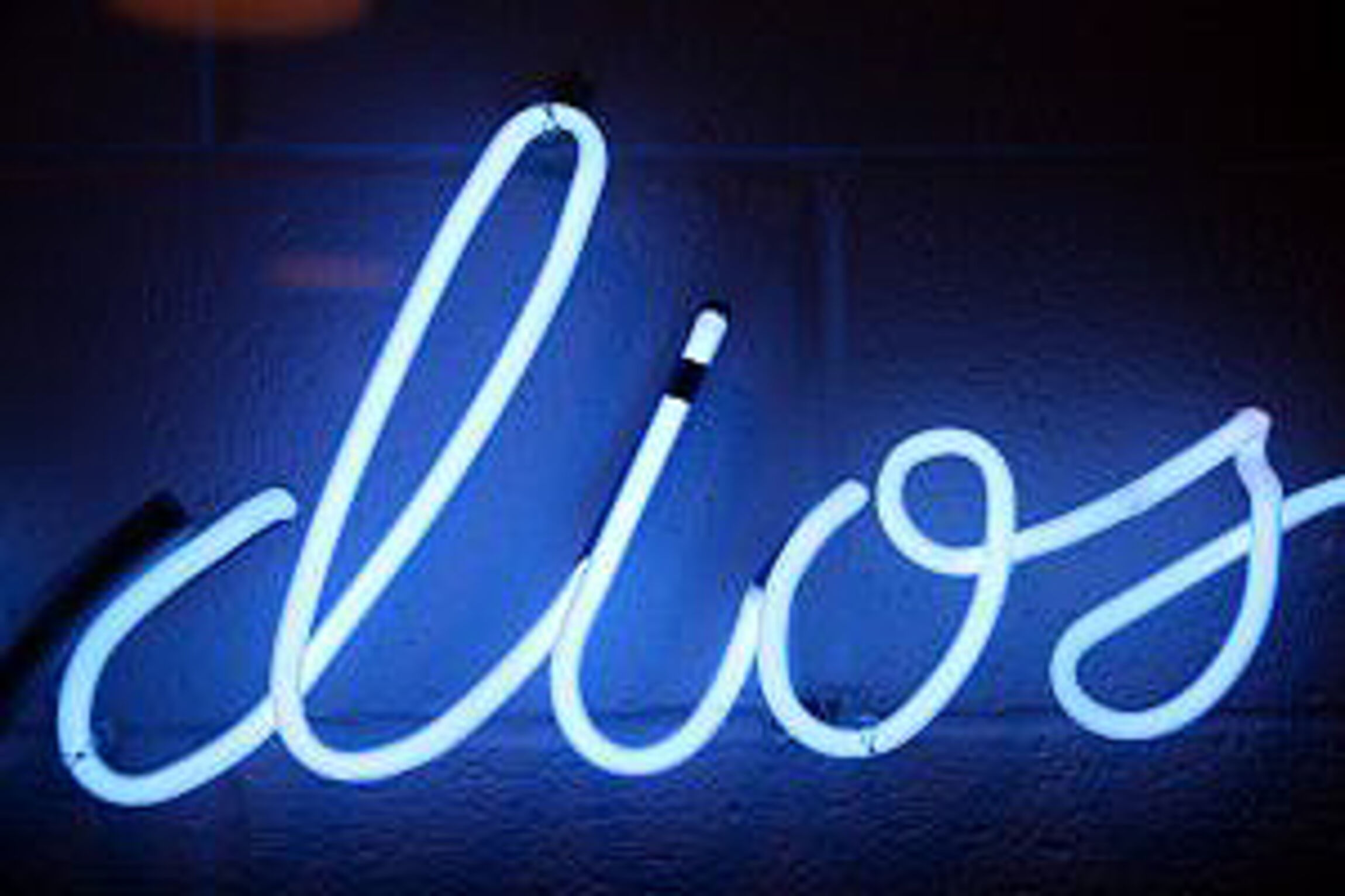 dios-in-neon-698968-m