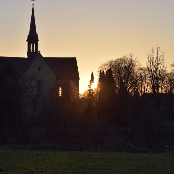 Sonnenuntergang am Kloster